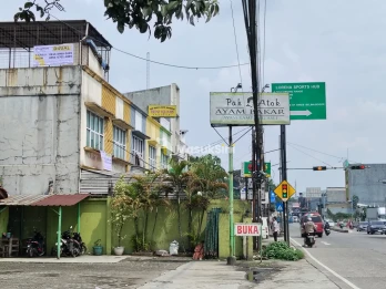 RUKO 2,5 LANTAI DEPAN GERBANG TOL BOCIMI