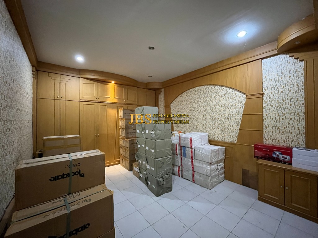 Dijual Villa Komplek Cemara Asri Jalan Nenas 
