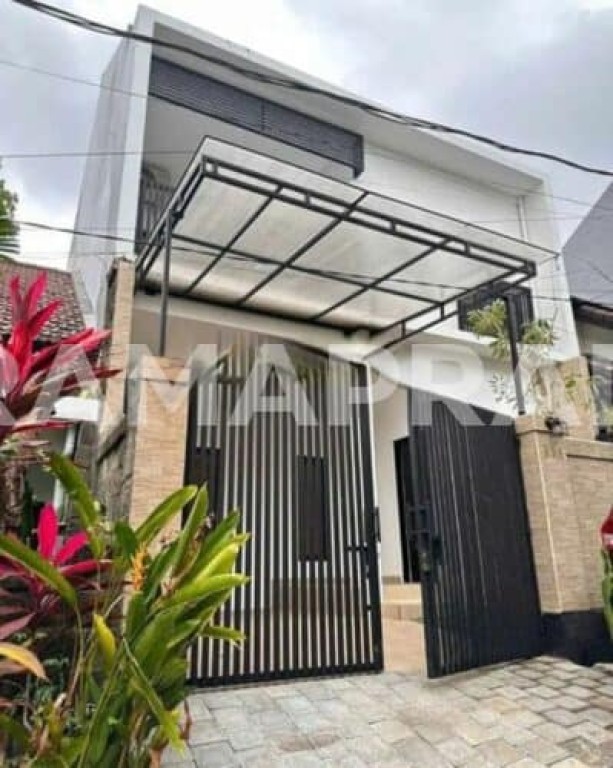 Jual Rumah Baru Semi Villa One Gate System Garasi 
