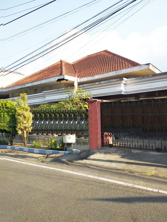 Rumah Full Furnished Dijual di Jl Candi Agung 