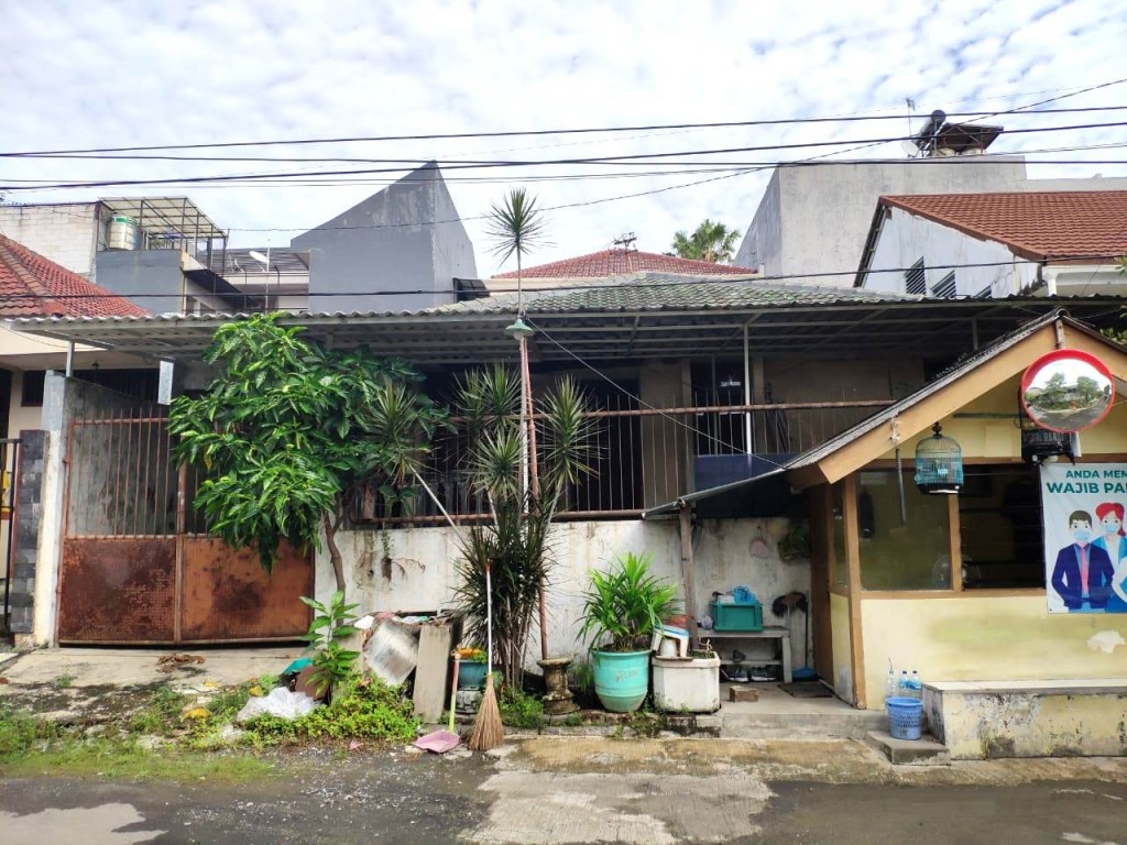 Rumah Hitung Tanah di Jl Kencana Sari Barat 