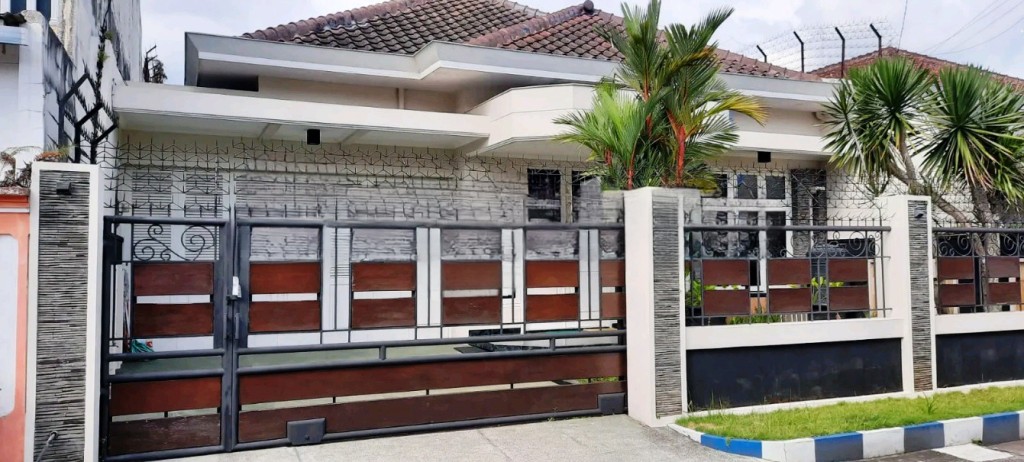 Rumah Modern Minimalis Tidar Tengah Malang 