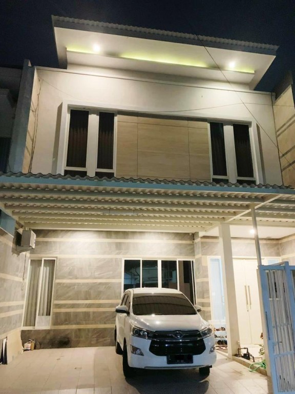 rumah di surabaya timur ,modern minimalis . 