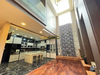 Dijual Rumah Lux di Komplek Jati Residence Medan (Row Boulevard)