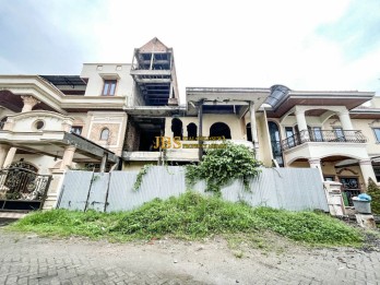 Dijual Villa Komplek Cemara Asri Jalan Anggrek