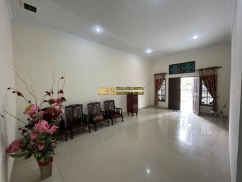 Dijual Villa Komplek Cemara Asri Jalan Rajawali (Row Paling Luas)
