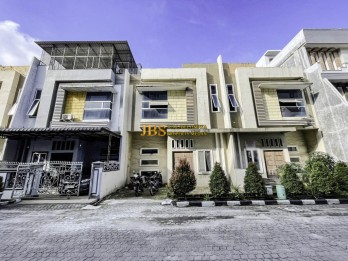 Dijual Villa Komplek Grand Cemara Jalan Cassablanca Kondisi Kosong
