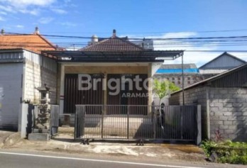 Jual Rumah 3 Lantai 2 Kamar Bonus Toko Pinggir Jalan Utama Angantaka Badung