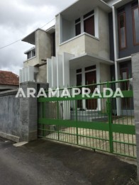 Jual Rumah Baru 2 Lantai 3 Kamar Kebo Iwa Padangsambian