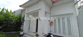 Jual Villa 2 Kamar Closed Living Room Pool Bidadari Seminyak Kuta Badung