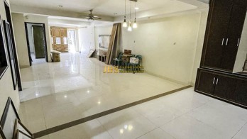 Jual Villa Siap Huni di Komplek The Palace Residence Jalan Mustang Medan