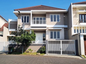 Rumah 2 Lantai Dijual Villa Puncak Tidar Malang
