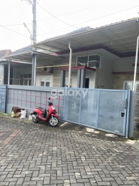 Rumah Bagus di Perumahan Daerah Karangploso Malang GMK02792