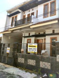 Rumah Besar 2 Lantai di Bajang Ratu, Blimbing Malang