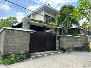 Rumah Mewah 2 Lantai Full Furnished di Gianyar Bali