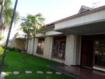 Rumah Poros Jalan Raya Tidar Atas Dijual di Jl Esberg Malang