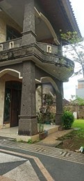 Sewa Kosongan Rumah Semi Villa 5 Kamar Tidur Tukad Batanghari Renon Panjer 